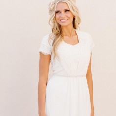 04 modest_wedding_dresses_10_of_23